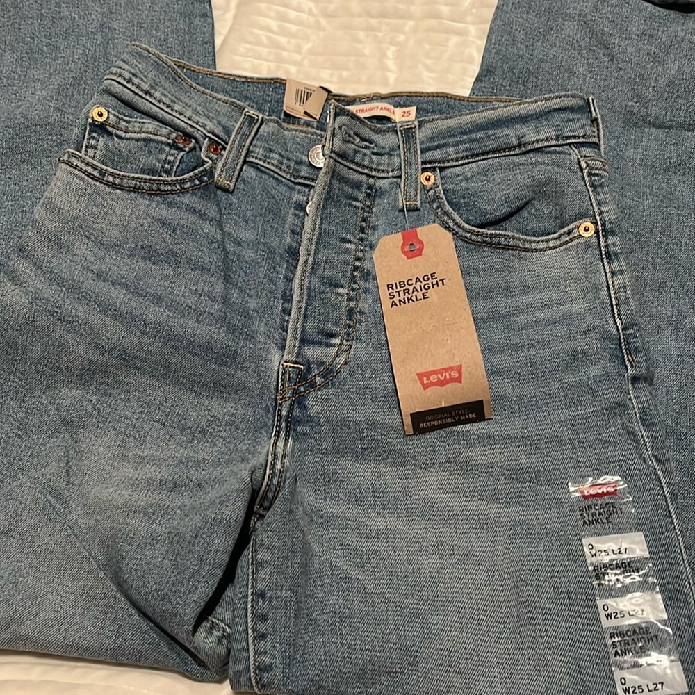 Levi’s Ribcage Straight Ankle